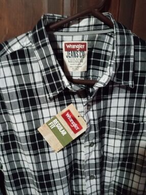 Wrangler Men’s Black & White Plaid Button-Down Long Sleeve Size Medium Shirt NWT